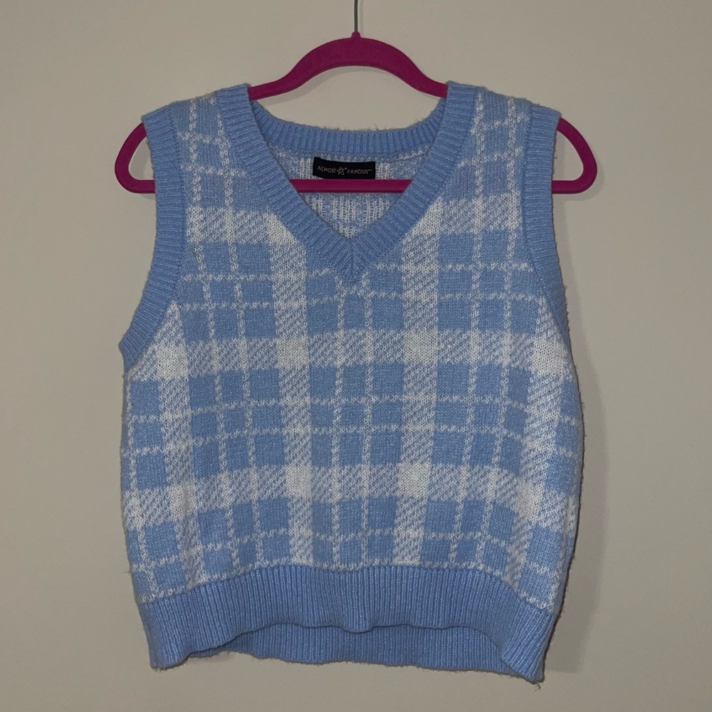 BRAND NEW Baby Blue sweater vest, size L-XL